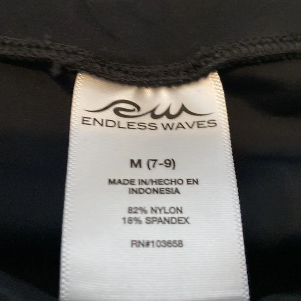 NWT ENDLESS WAVES RASHGUARD TOP - Picture 3 of 7